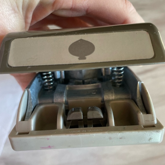 STAMPIN UP CHRISTMAS ORNAMENT PUNCH - Picture 5 of 9